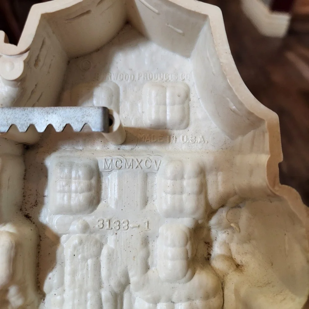 Vintage Burwood Products Pastel Cottage Wall Hanging Set 1995 3133-1 3133-2 2pc